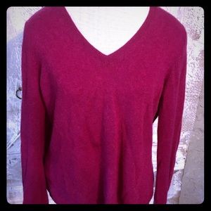 100 % Cashmere v-neck